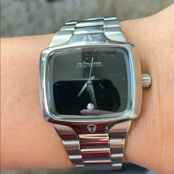 Nixon “The Small Player” women’s watch - Picture 3 of 6
